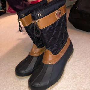 Tommy Hilfiger snow boots